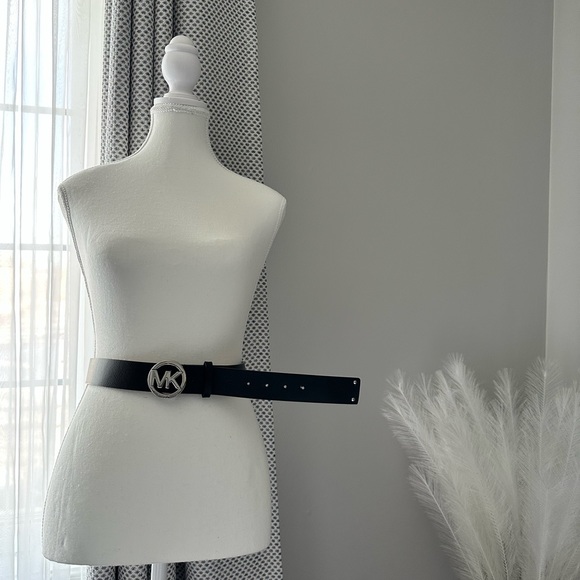 Michael Kors Genuine Leather Belt - Black - Picture 2 of 6